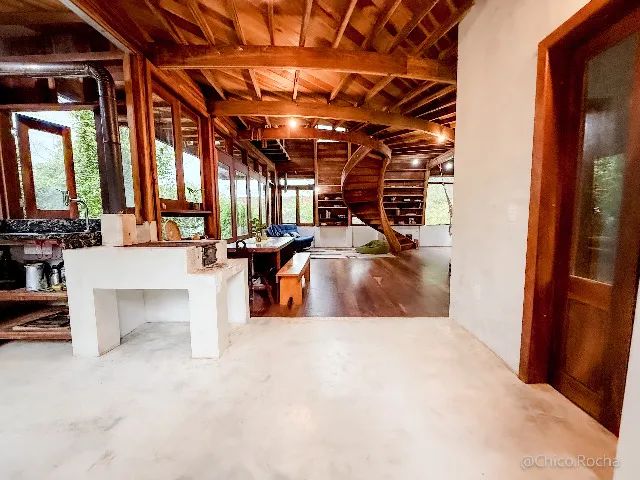 Belissima Casa, ampla com 4Q e patio  - Foto 2