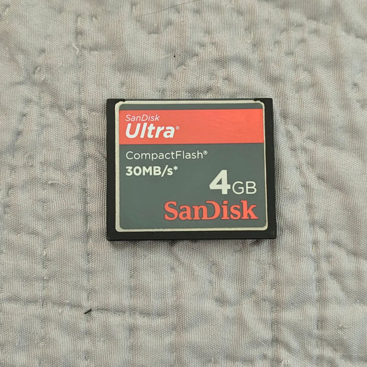 Cartão de memória Compact Flash 4gb