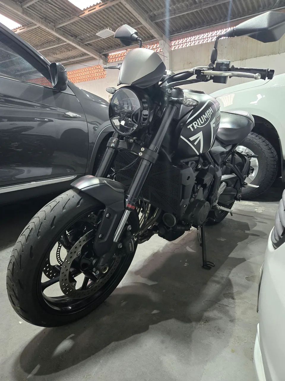 Trident 660 Black - Foto 3
