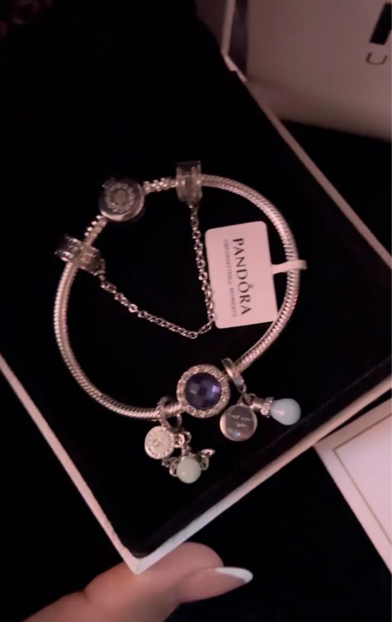 Pulseira Pandora + charms + trava de segurança - Acessórios