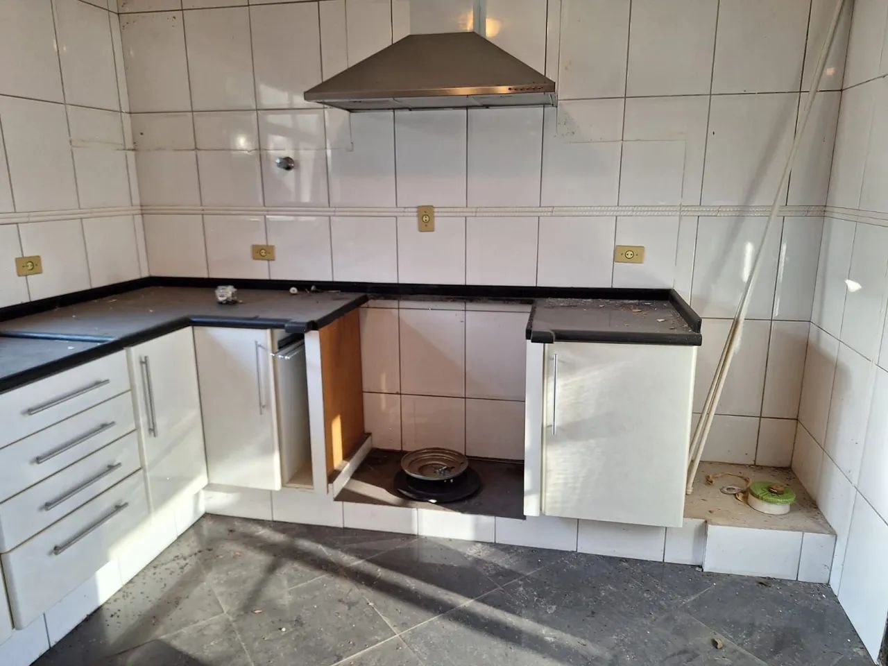 Armario de cozinha com pedra de granito - Foto 3