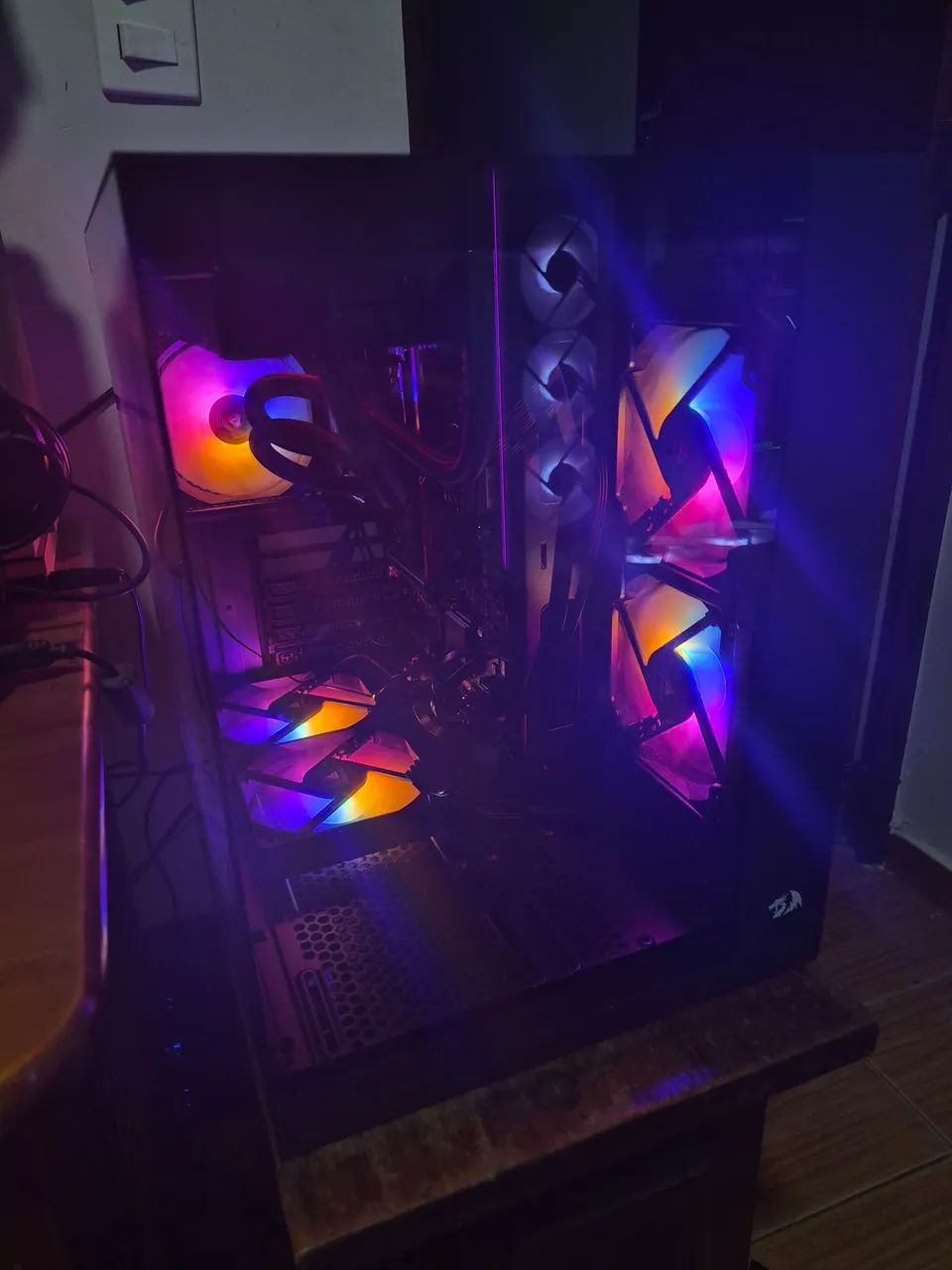 Gabinete Redragon Wideload Pro + 5 fans