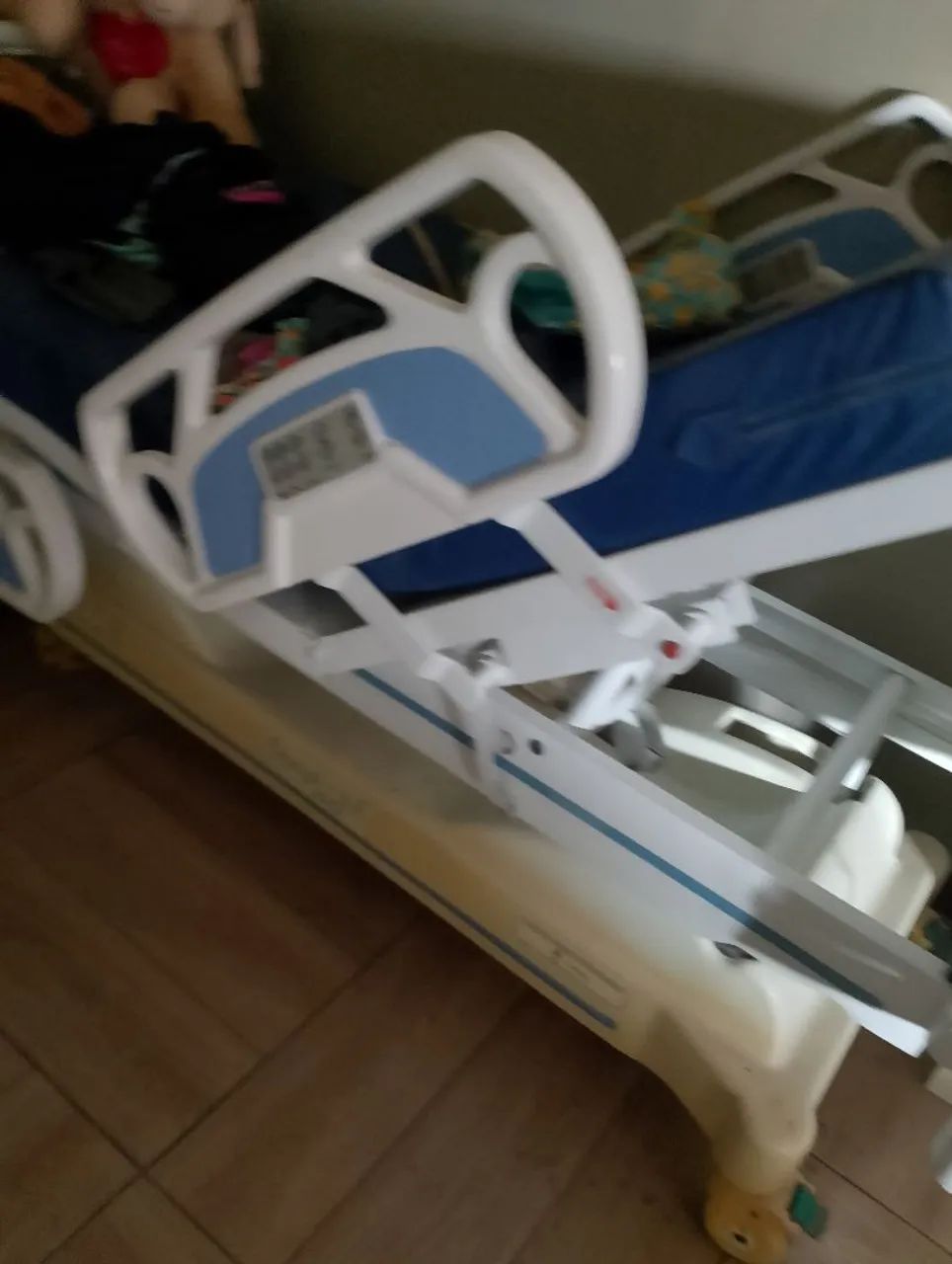Cama e cadeira 