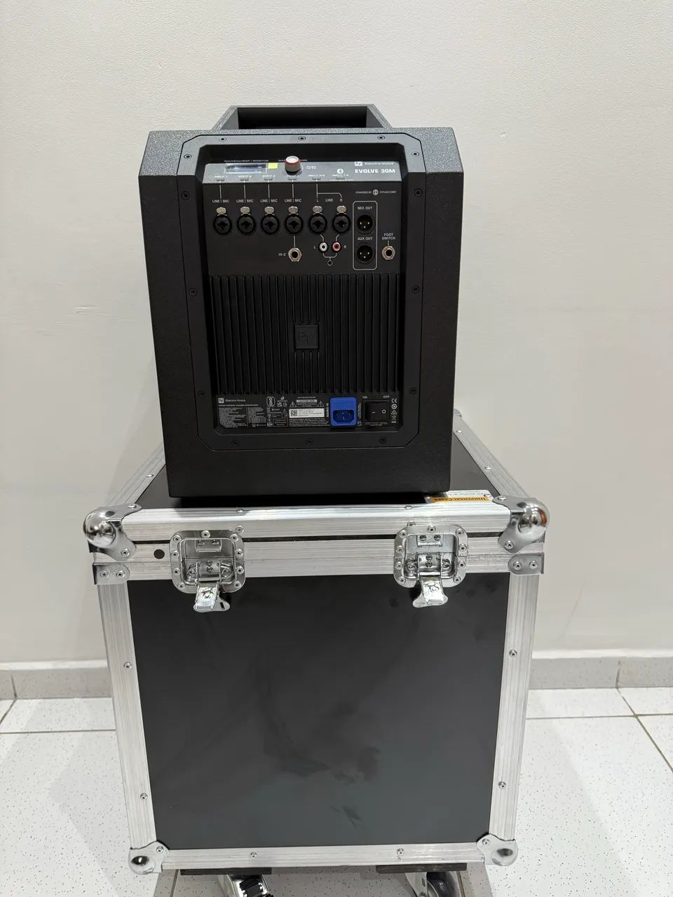 Electro-Voice EVOLVE 30M - Sistema Line Array Portátil | Mixer 8