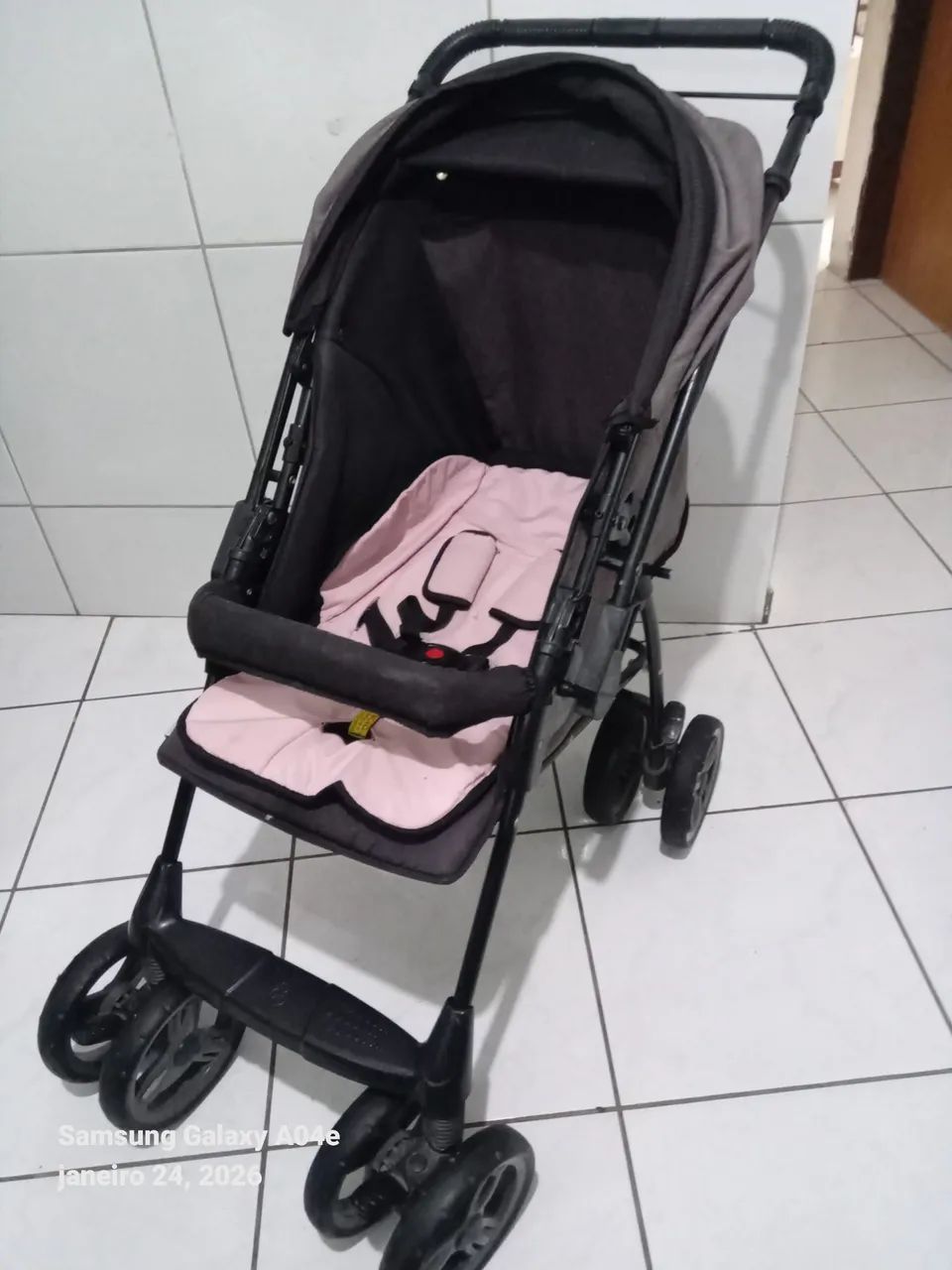 Carrinho de bebê bem conservado  - Foto 5