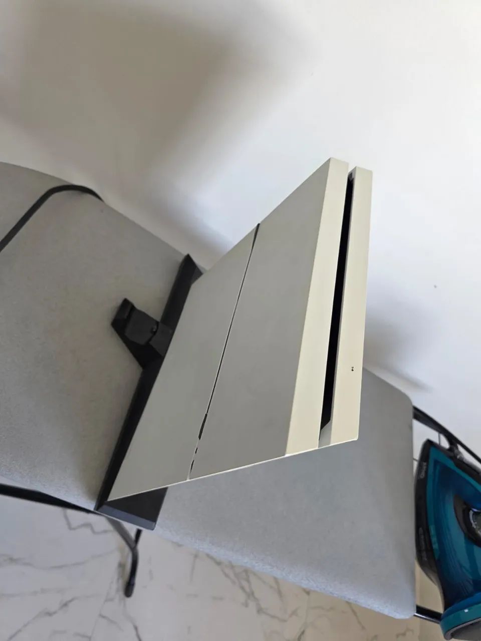 VENDO Ps4 fat glacier white - Foto 2