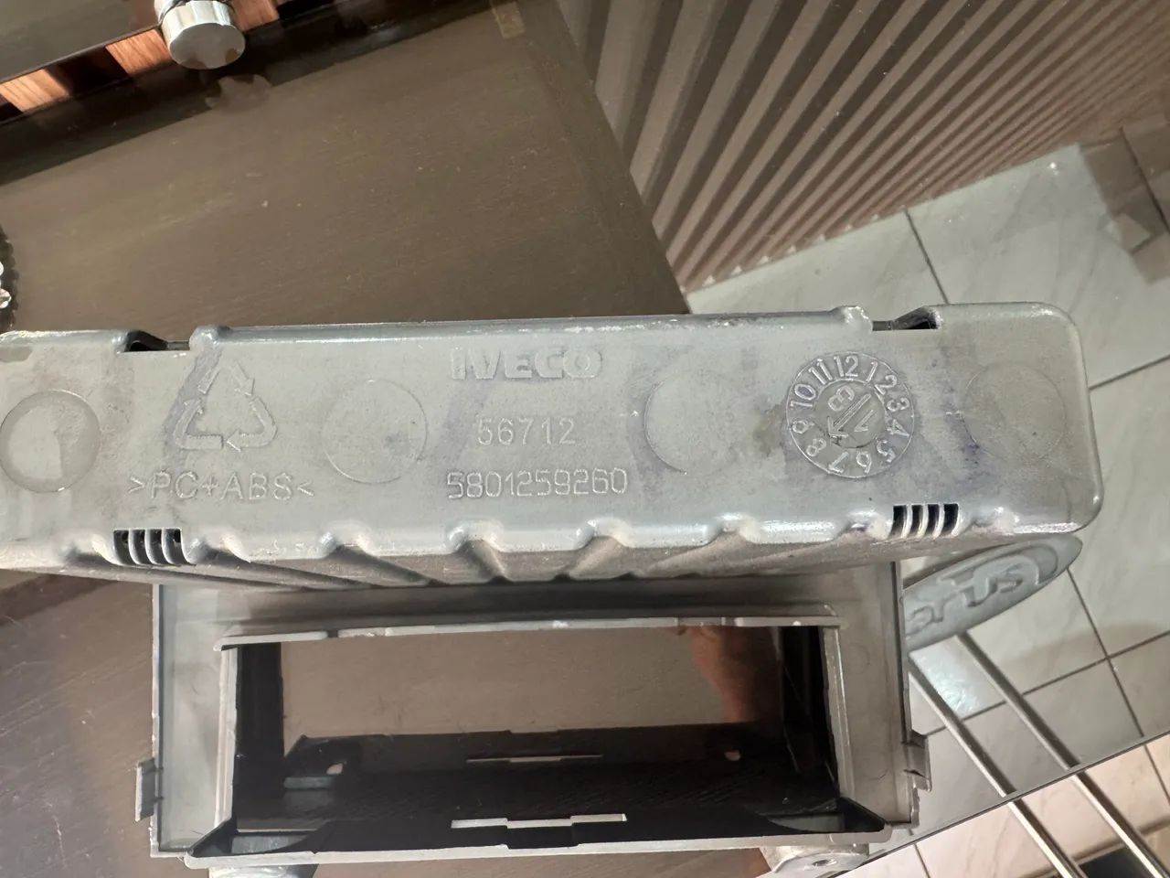 Moldura do som original Iveco Daily 35S14  - Foto 4