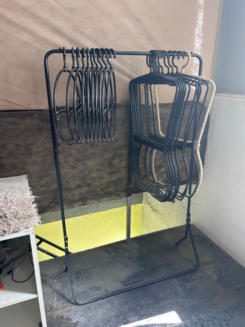 Cabides e Arara para loja 