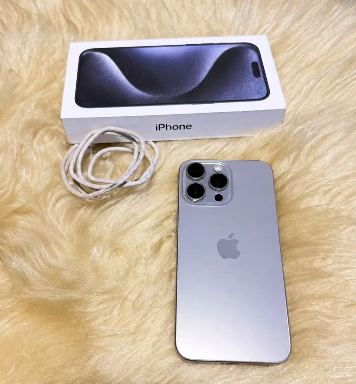 iPhone 15 pro Max 512gb com nota e bateria 86% - Celulares e