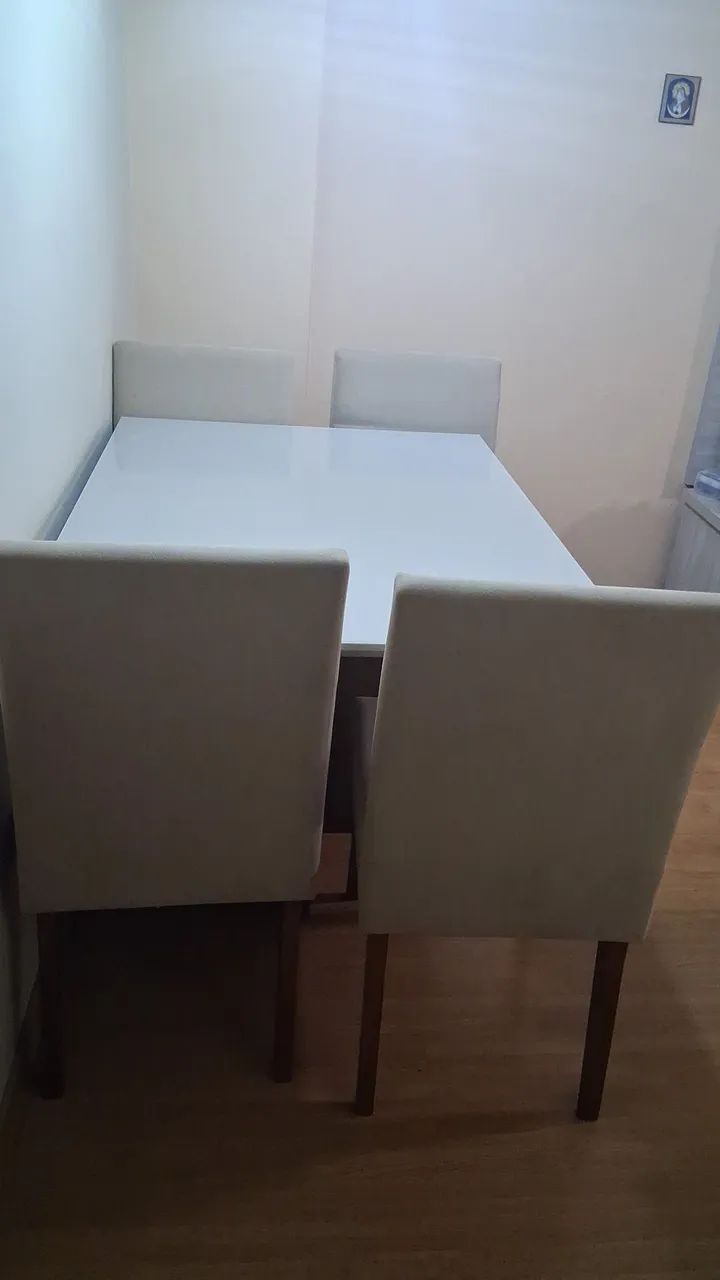 Mesa com cadeiras 