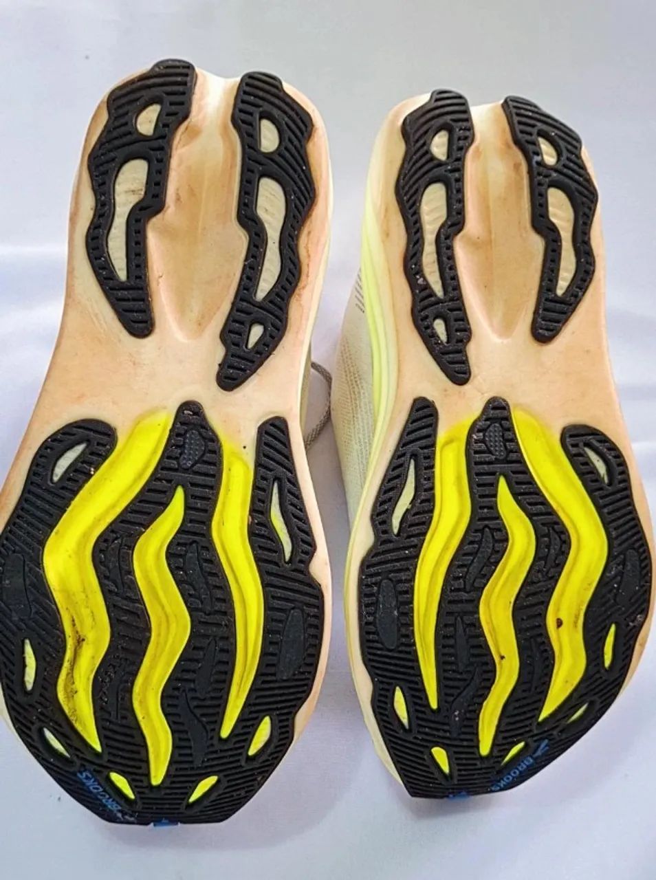 Tênis de corrida Brooks Glycerin Max - Foto 5