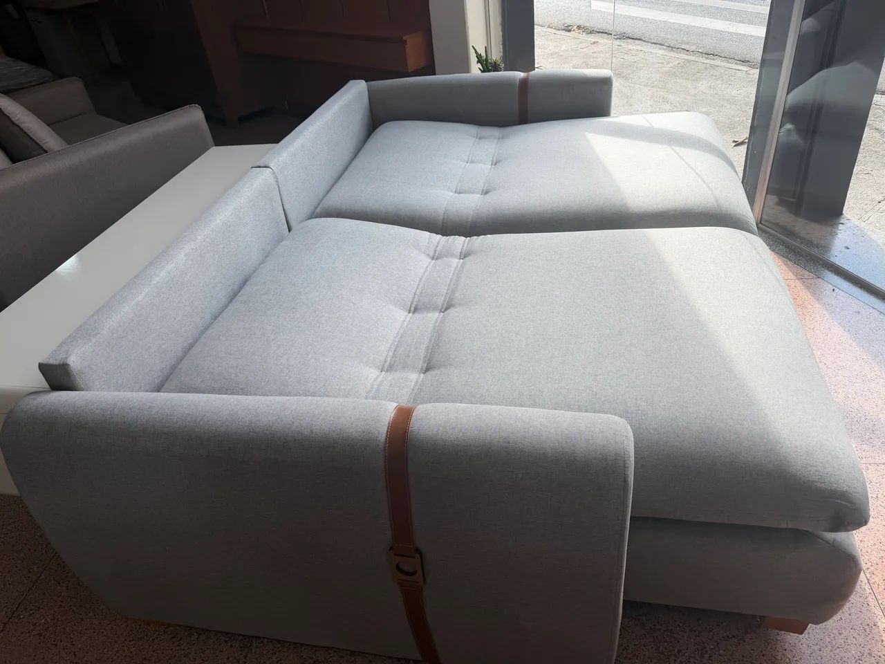 Sofá retrátil,sem caixa, vira cama  novo de fábrica  - Foto 3