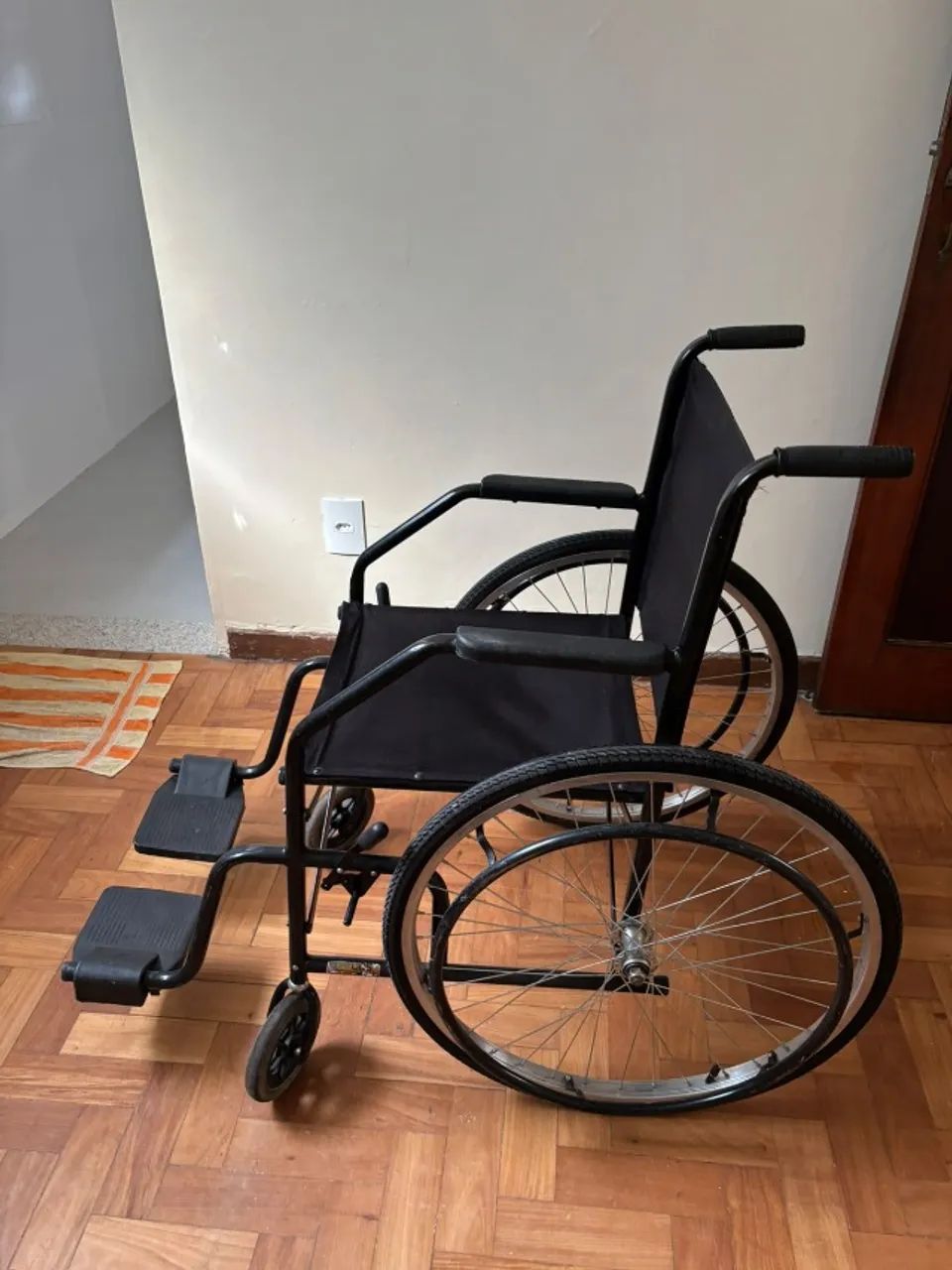 Cadeira de Rodas - Foto 4