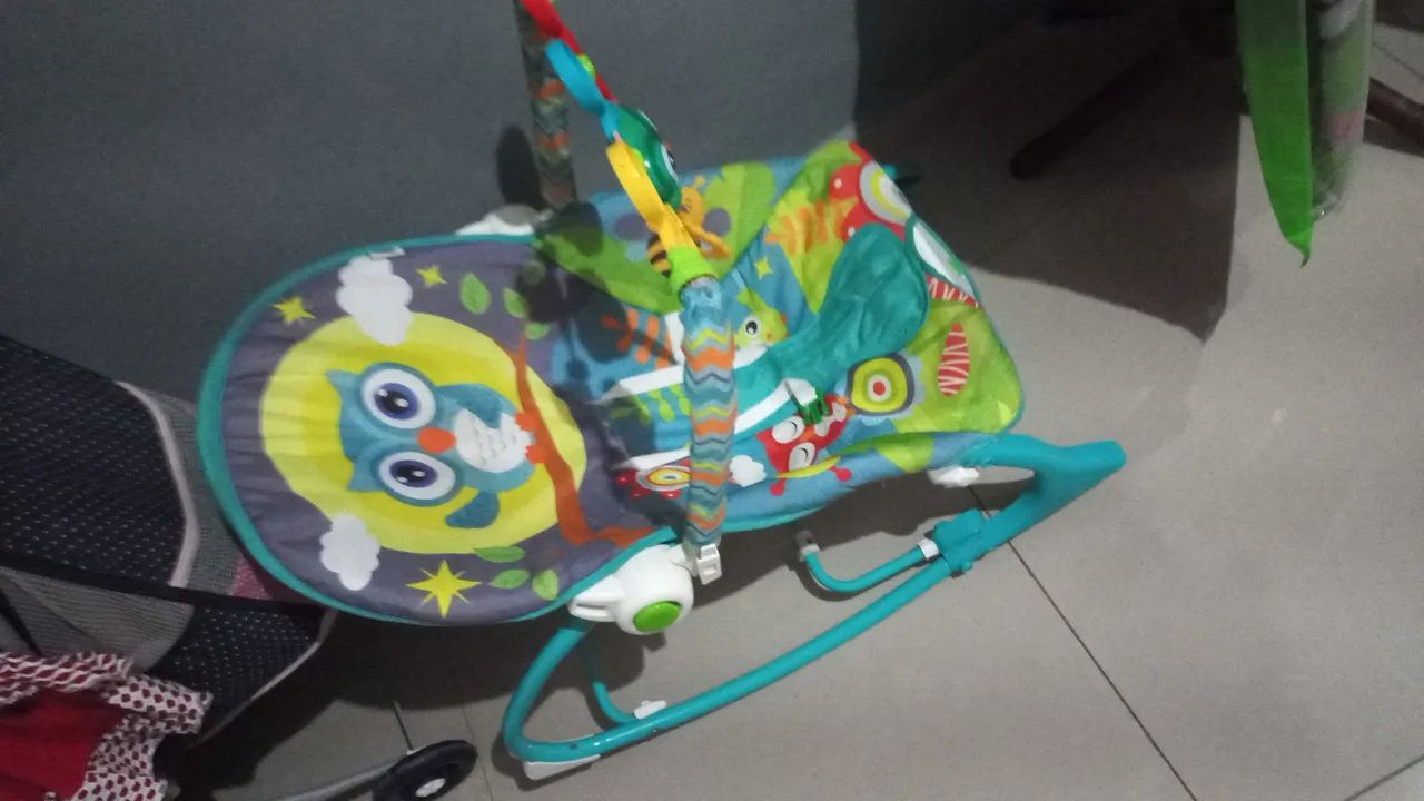 Vendo cadeira de balanço conservado 