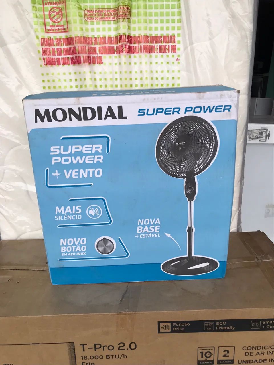 Ventilador Mondial de pé 