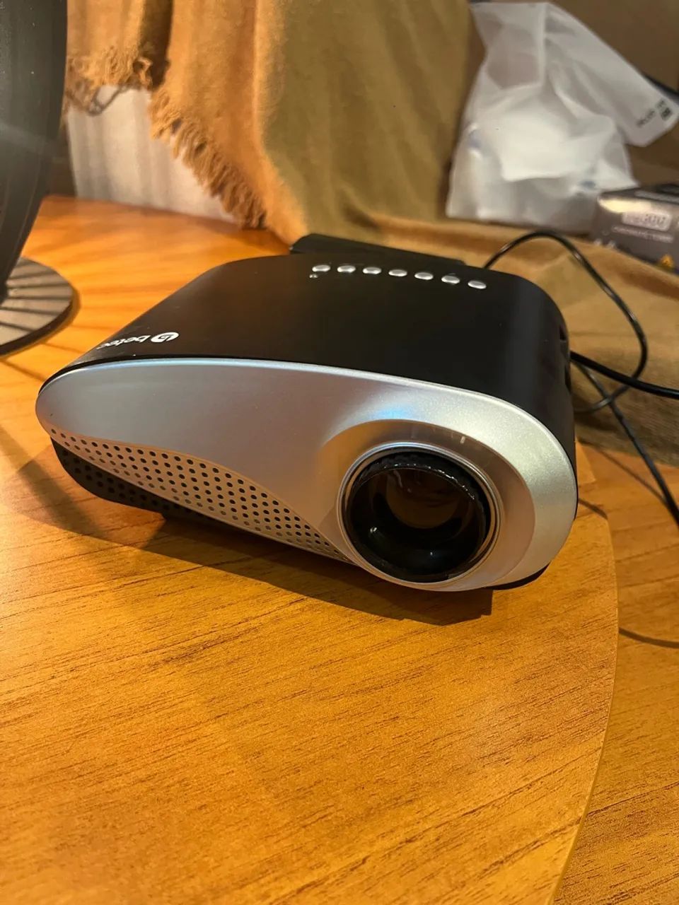 Mini Projetor LED Betec 