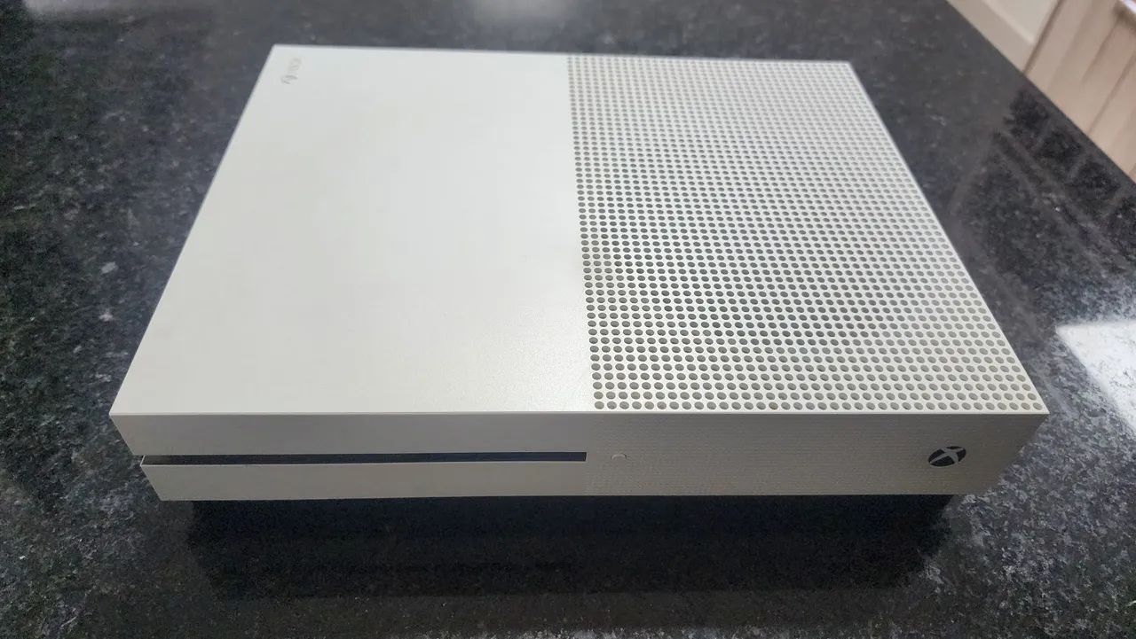 X-BOX ONE + 3 jogos  - Foto 2