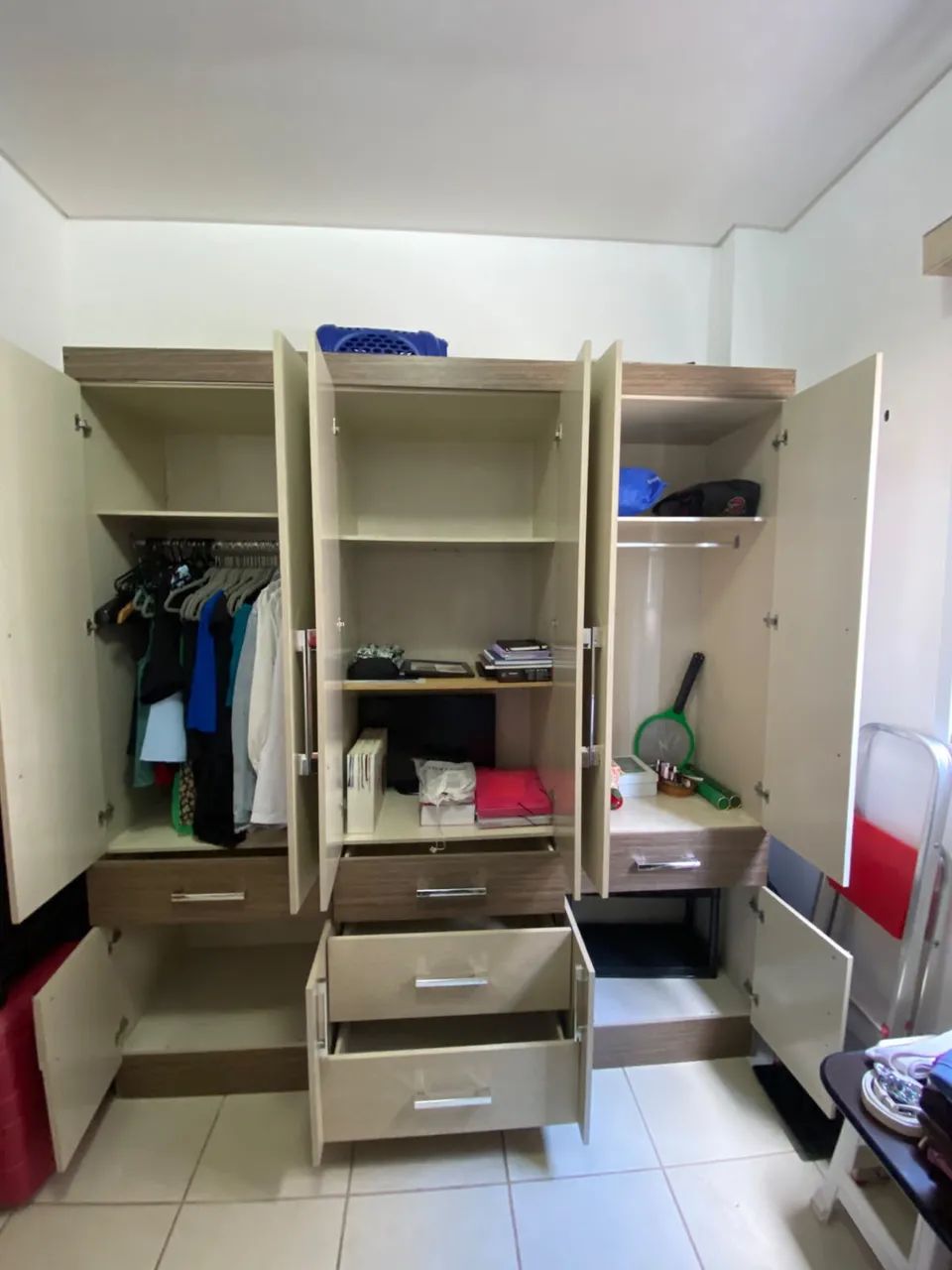 Guarda roupa 6 portas 5 gavetas - Foto 2