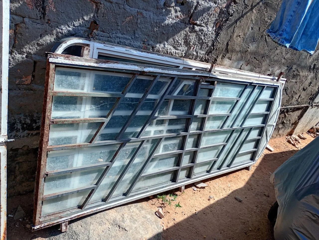 vende porta de ferro 