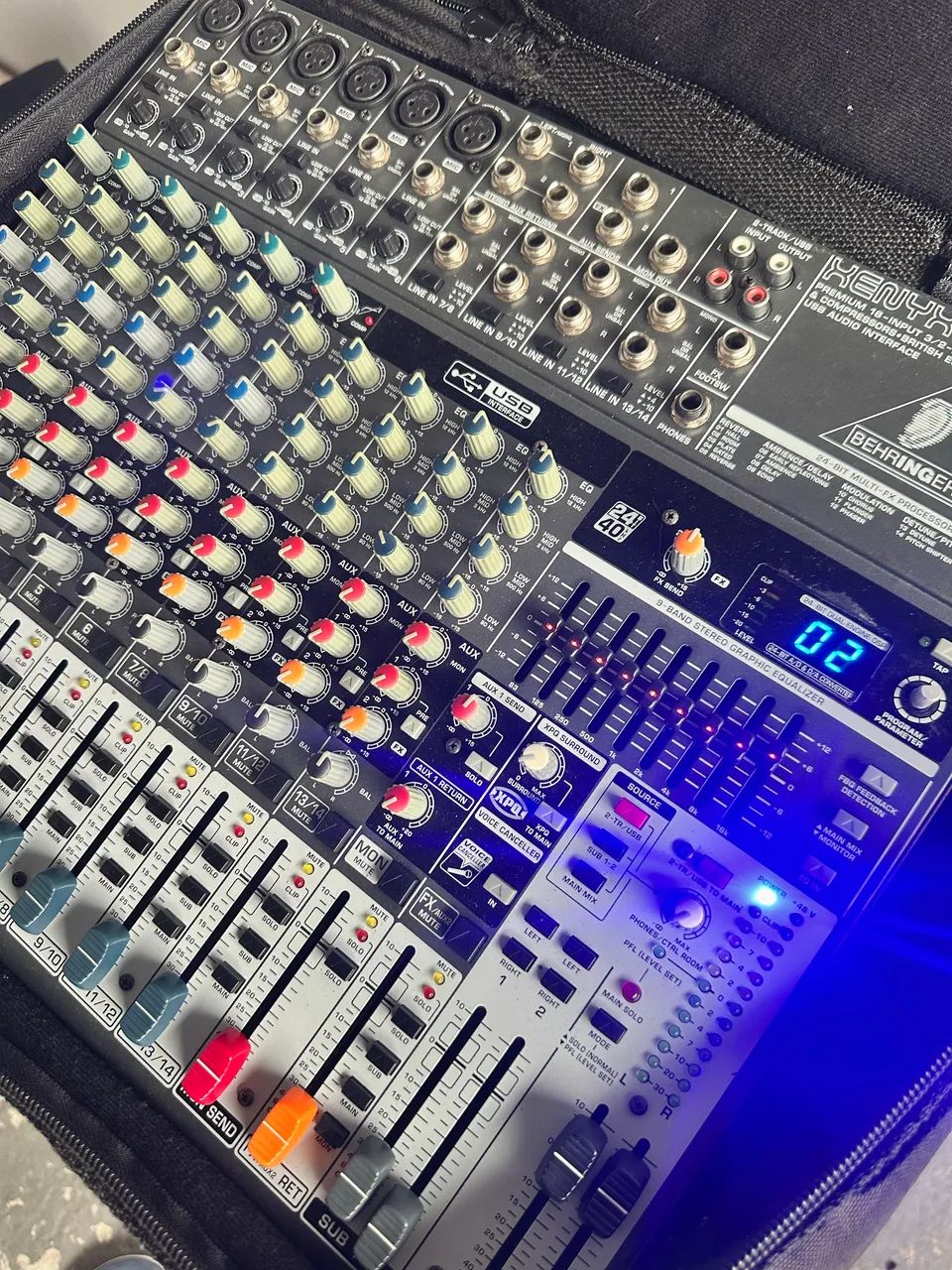 Mesa de som Behringer - Foto 2