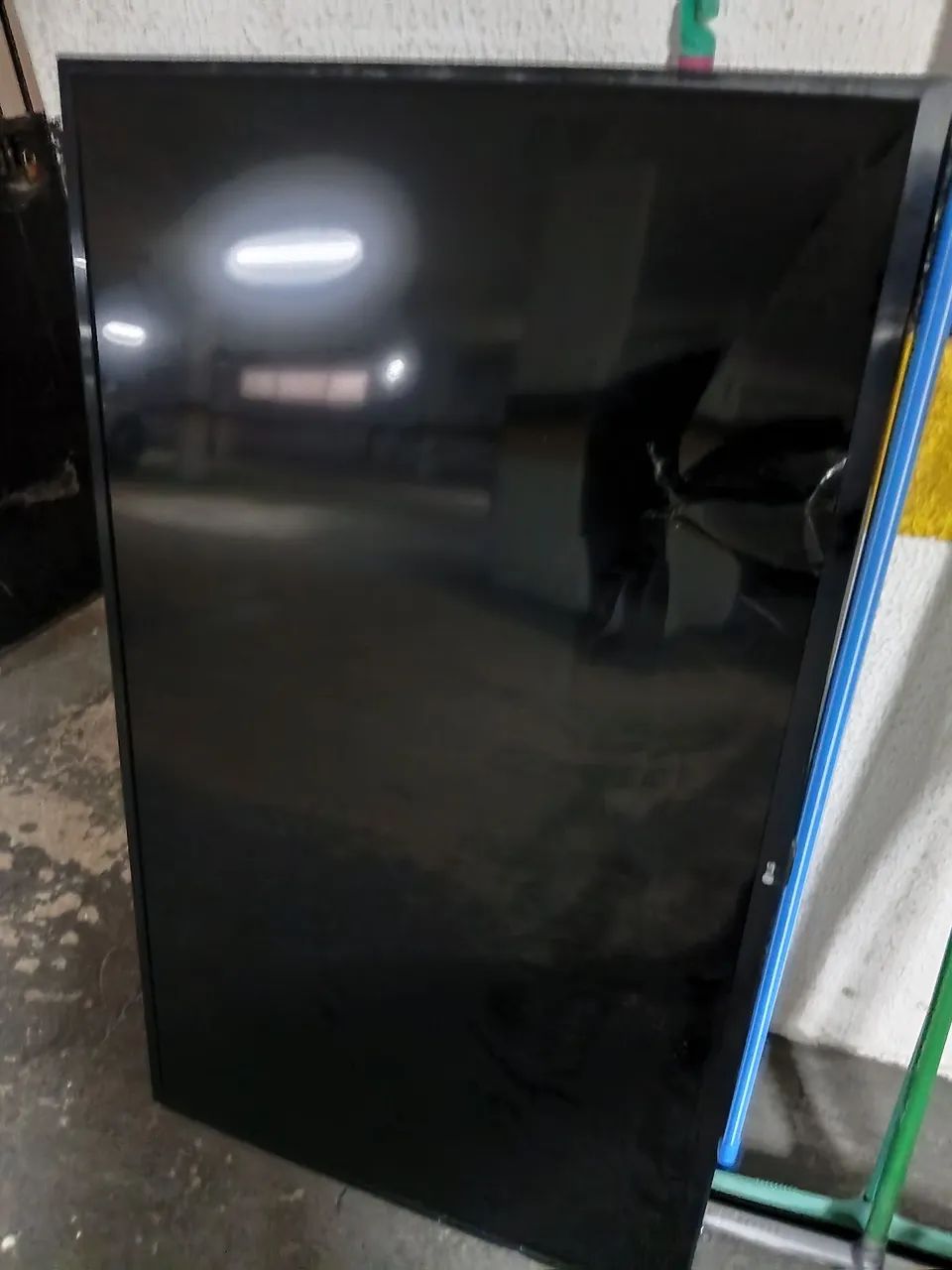 Três tv para retirada de peças 