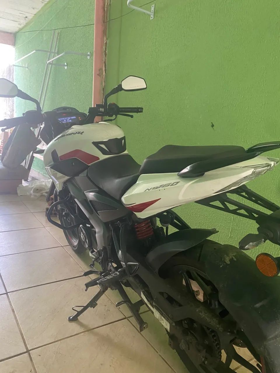Bajaj dominar ns160