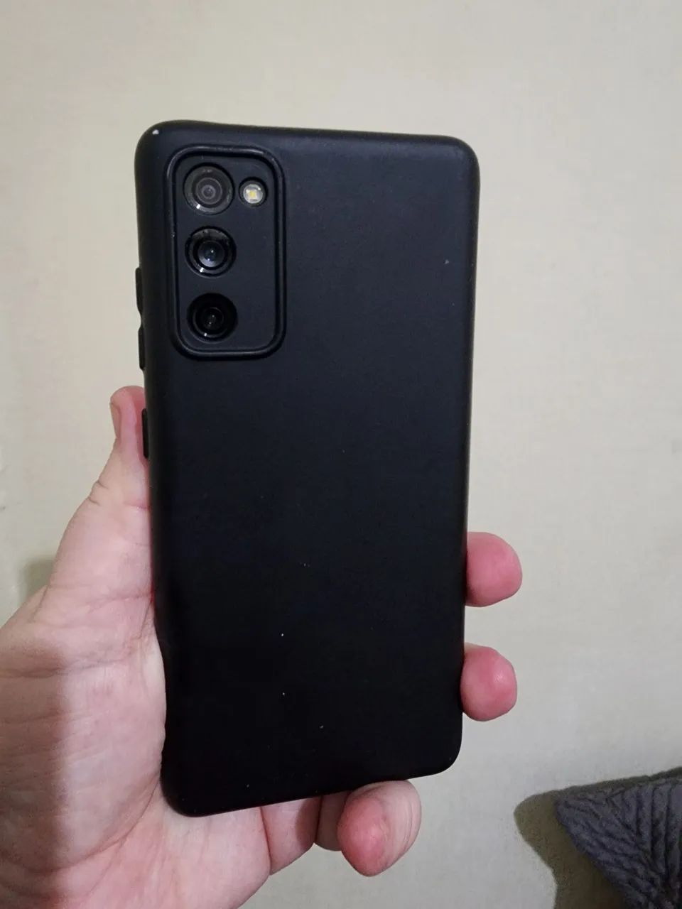 Vendo Samsung s20 FE 256GB sem papo de liso - Foto 3