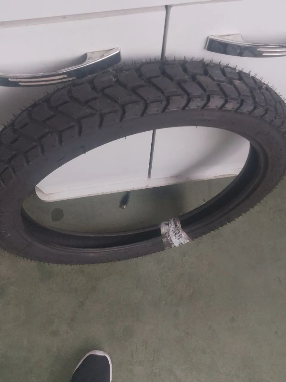 Pneu novo 90/90-100