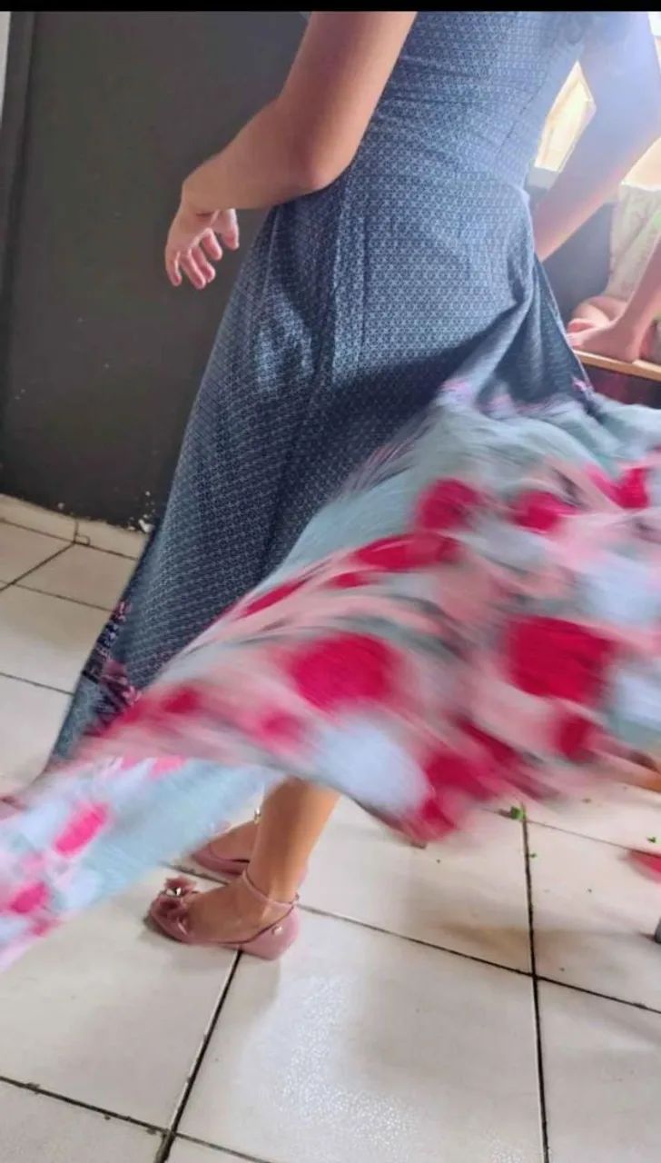 Vestido macacão longo florido perfeito Tam P - Foto 4