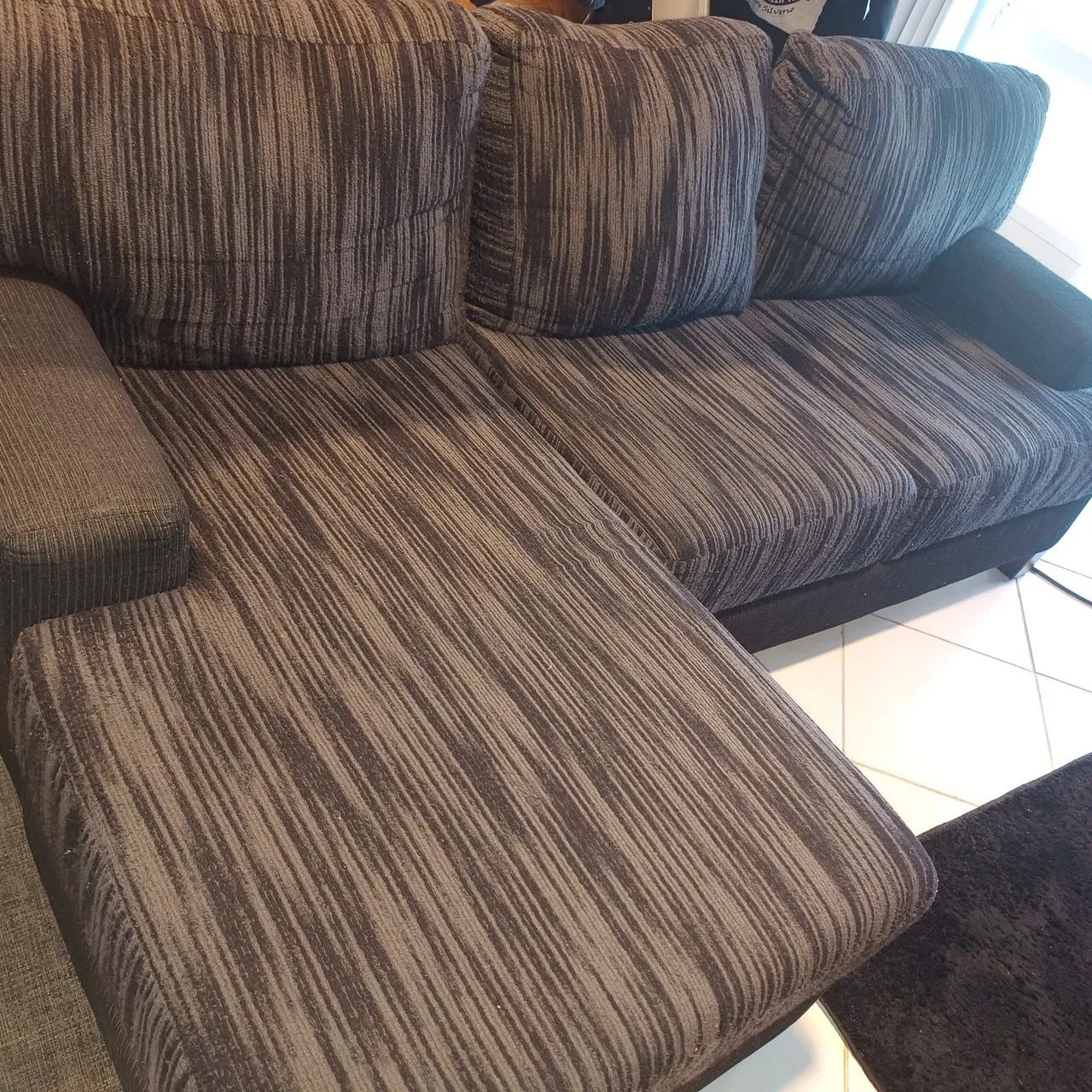 Sofá 3 lugares com chaise lado esquerdo