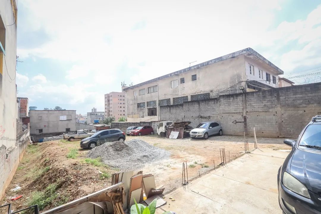 TERRENO COM UMA AREA TOTAL 640M² - Foto 2