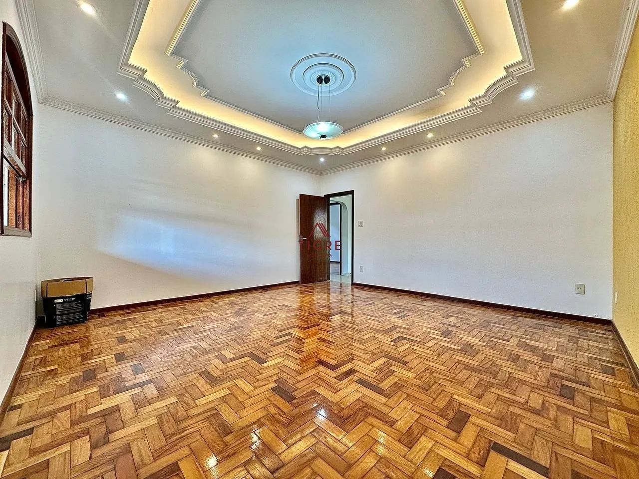Casa com 3 Quartos à Venda, 430m² - Foto 4