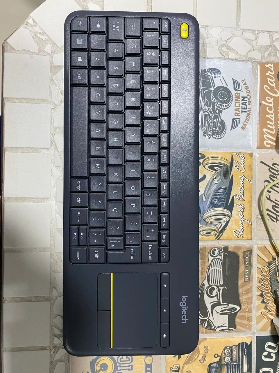 Teclado logitech touchpad integrado e Abnt2 k400+ - Foto 3