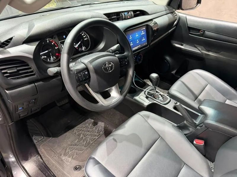 Toyota Hilux CD 4x4 2.8 Diesel Aut., foto 13 de 18