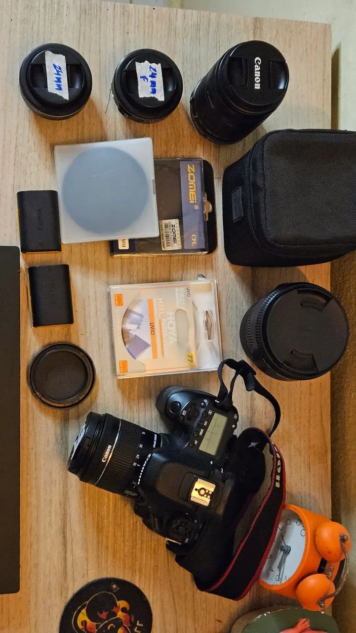 Câmera Canon 80D + lente 18-55mm com 2 baterias - Foto 3