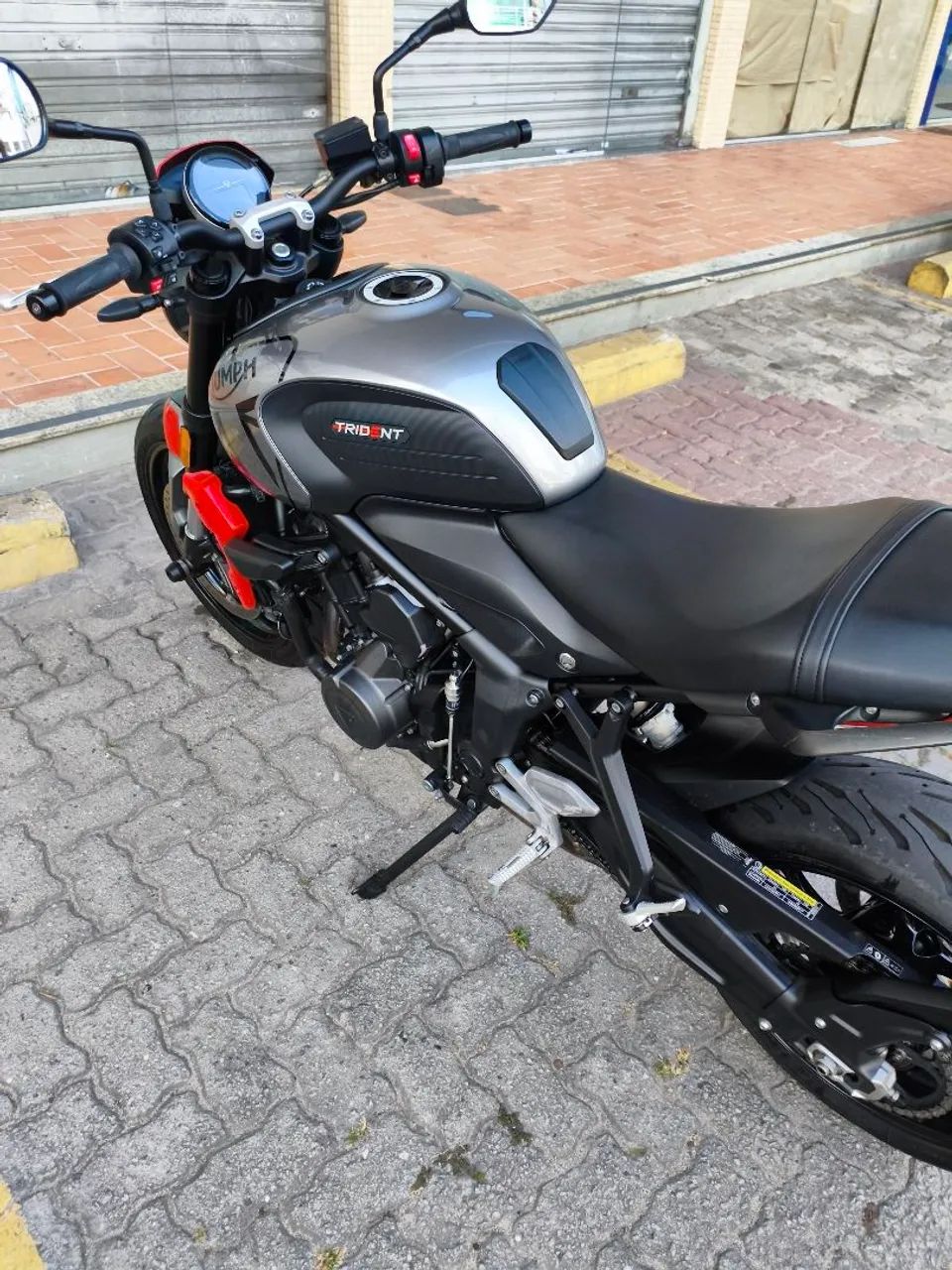 Triumph Trident 23/23 - Foto 3