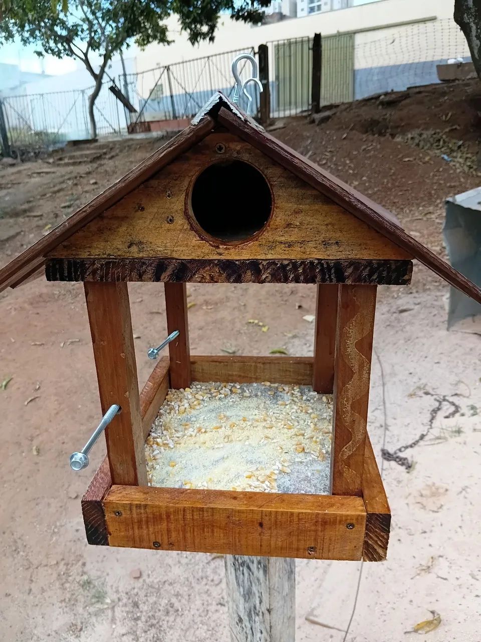 Comedouro e casinha de passarinho - Foto 2
