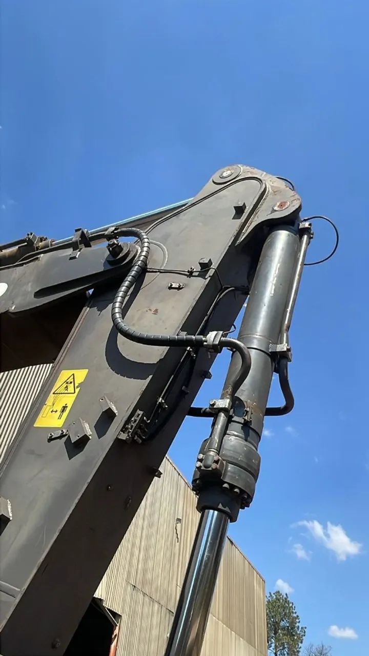 ESCAVADEIRA VOLVO EC480 - Foto 6