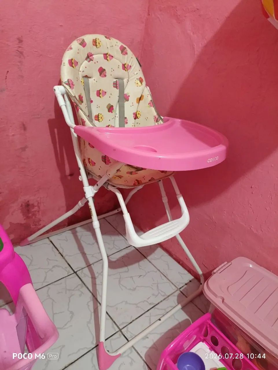Cadeira de alimentação cosco rosa - Foto 3