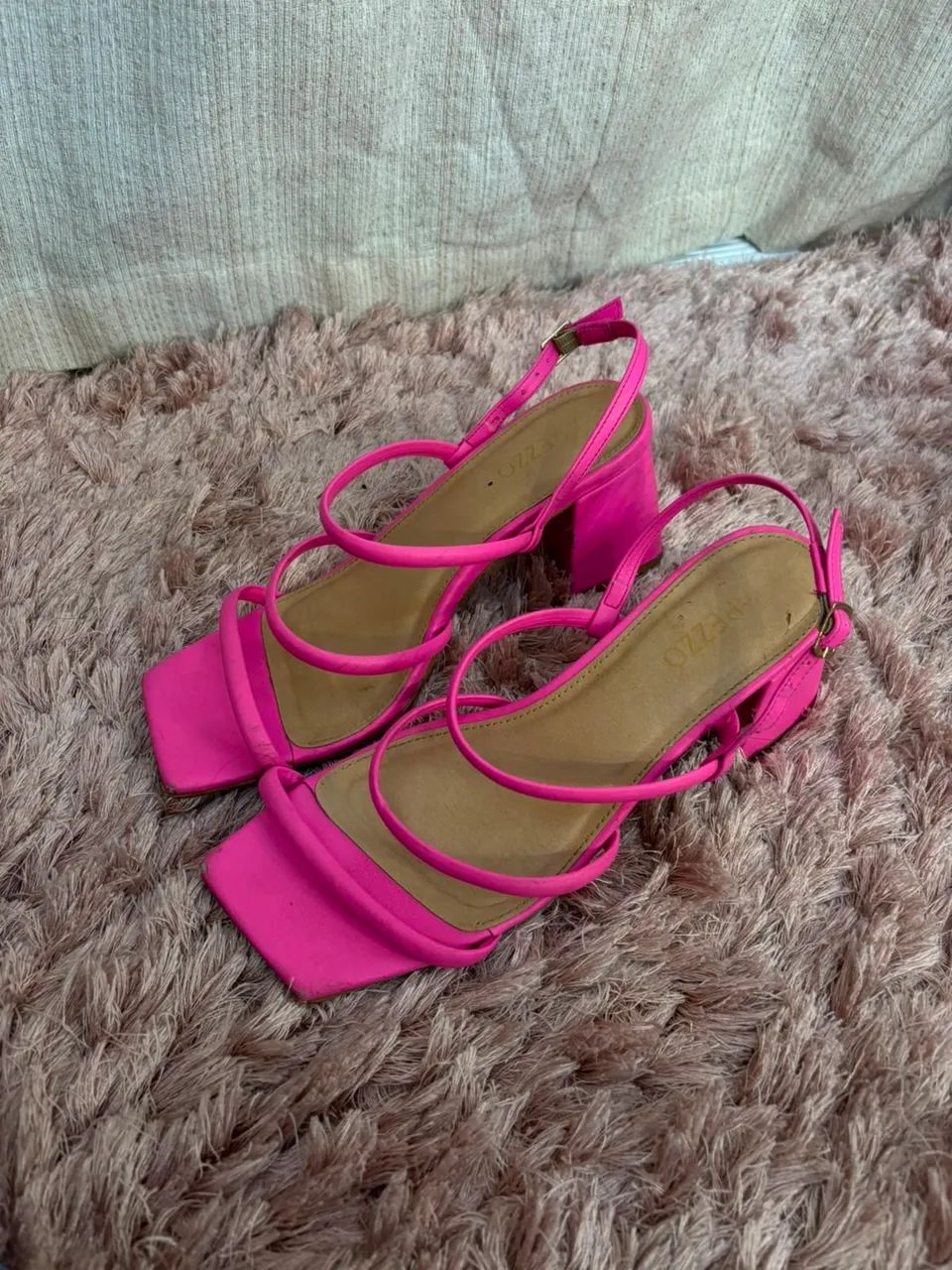 Sandália Arezzo Rosa de Tiras (Salto Bloco) - Foto 2