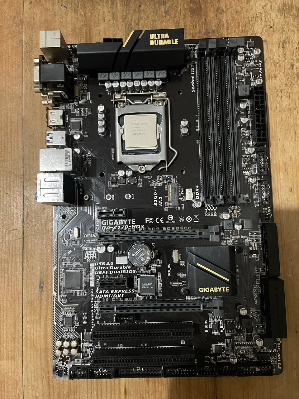 Placa-mãe ASUS PRIME Z270M-PLUS/BR + Processador Intel i7-7700K