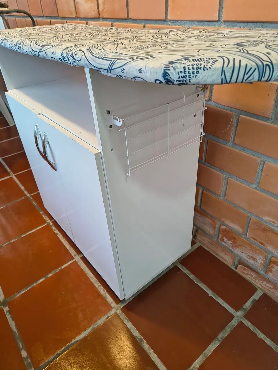 Armário com tábua de passar roupa embutida  - Foto 3