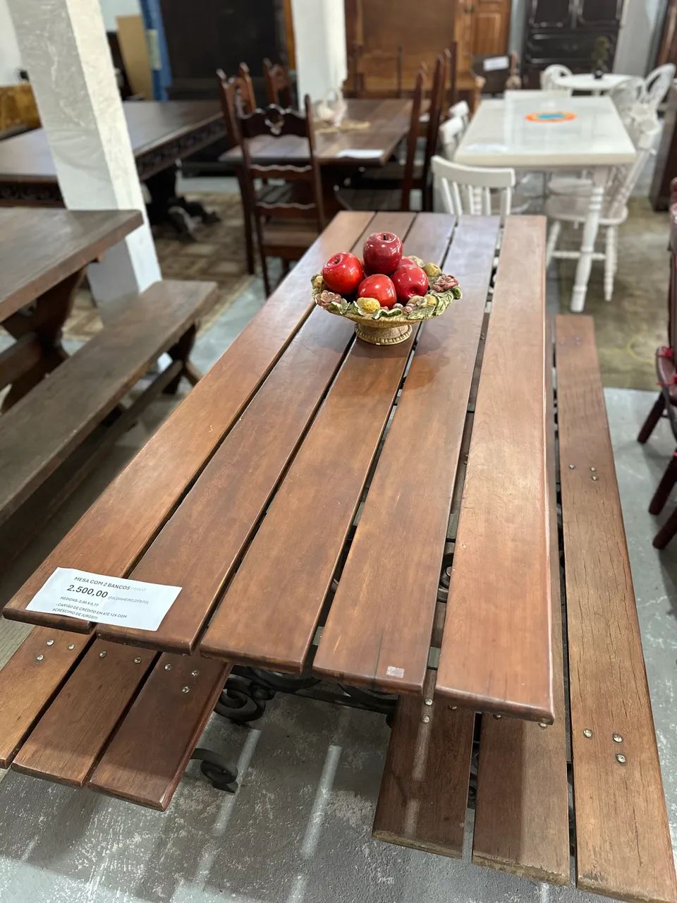 Mesa com 2 bancos - pés de ferro  - Foto 3
