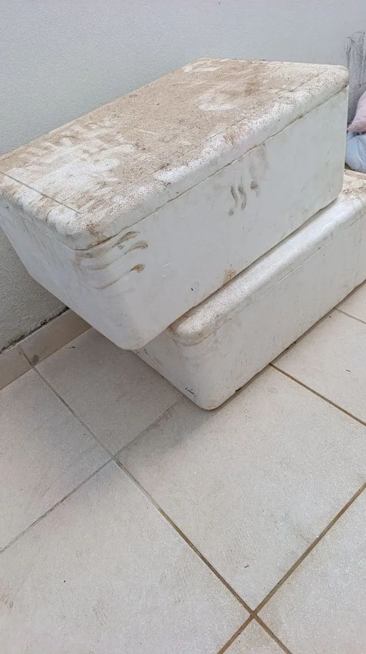 Vendo 2 caixa de isopor 80L - Foto 2