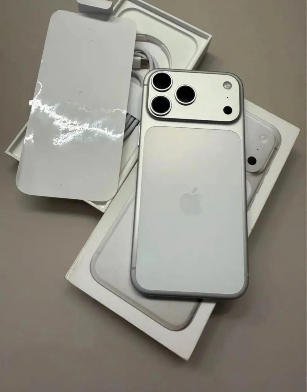 IPHONE XR BRANCO 64G SEMINOVO COM CAIXA - Celulares e Smartphones