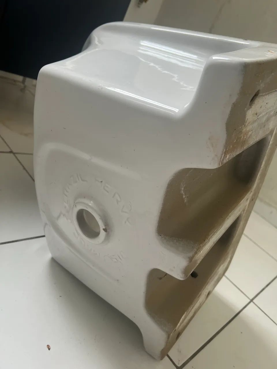 Tanquinho de lavar roupa branco usado - Foto 5