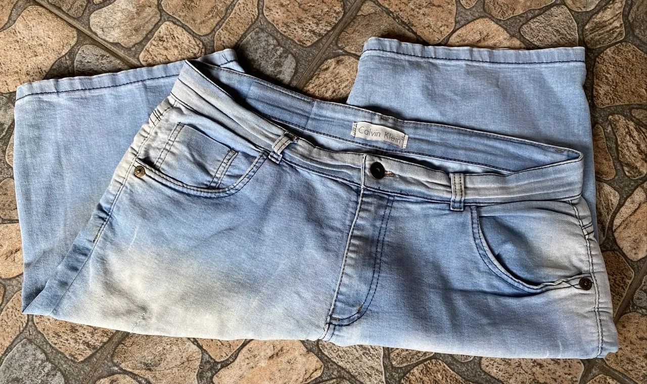 Bermuda Jeans Calvin Klein - Tam. 48 - Foto 4