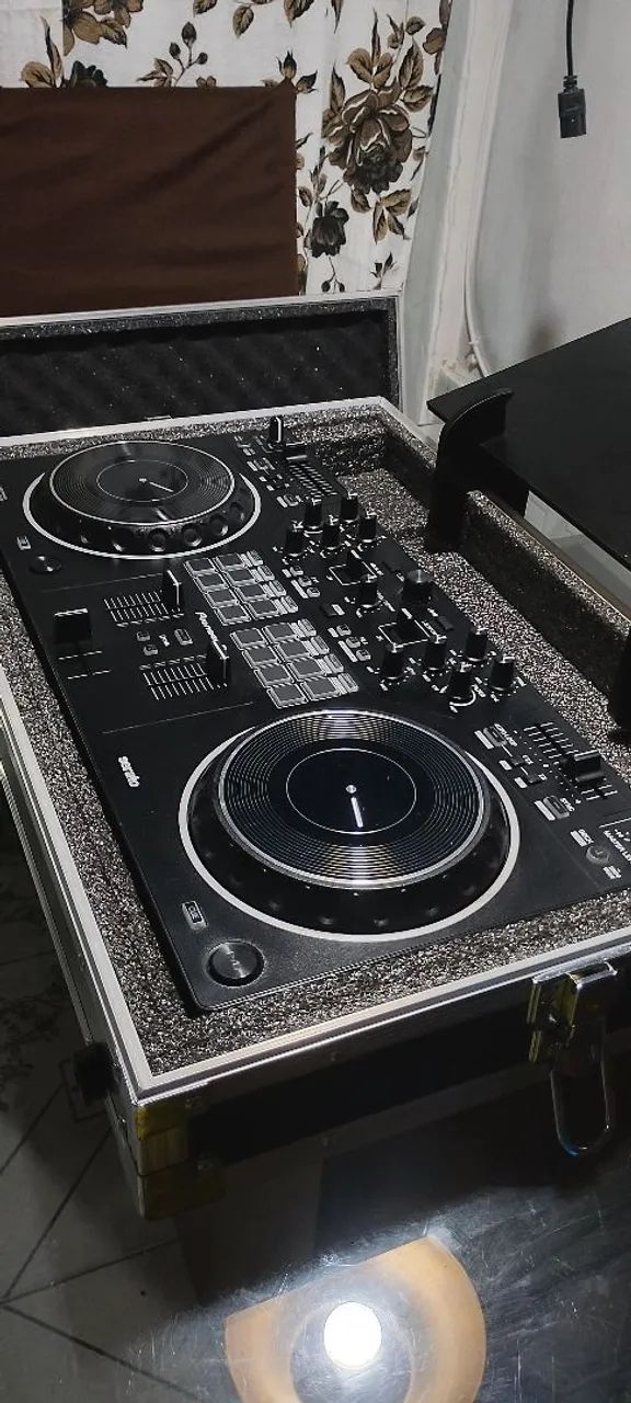 Vendo controladora DDJRev 1 com case e plataforma!! - Foto 4