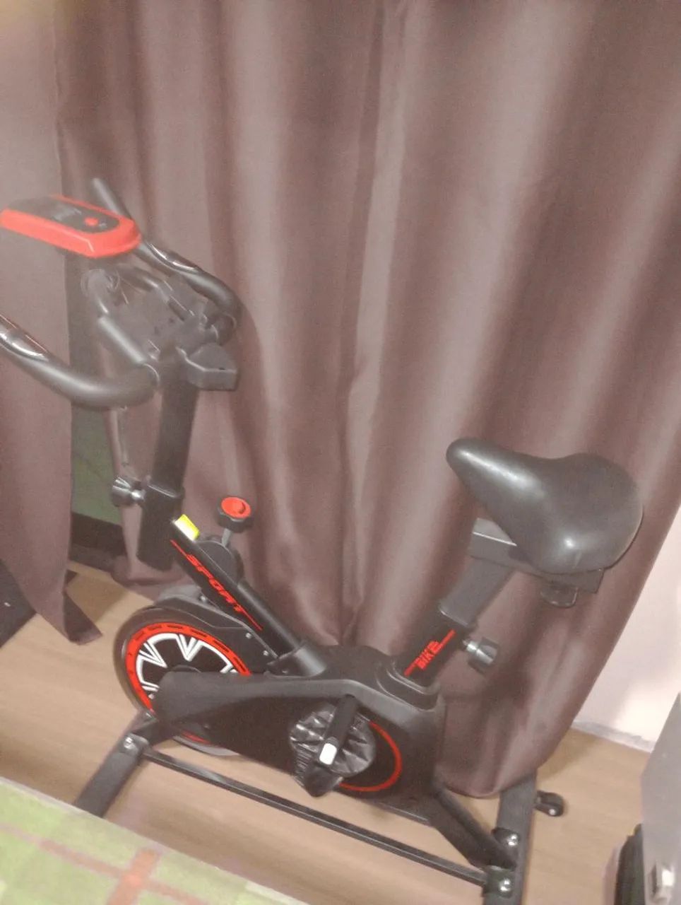 Bicicleta ergométrica semi nova usada 3 vezes