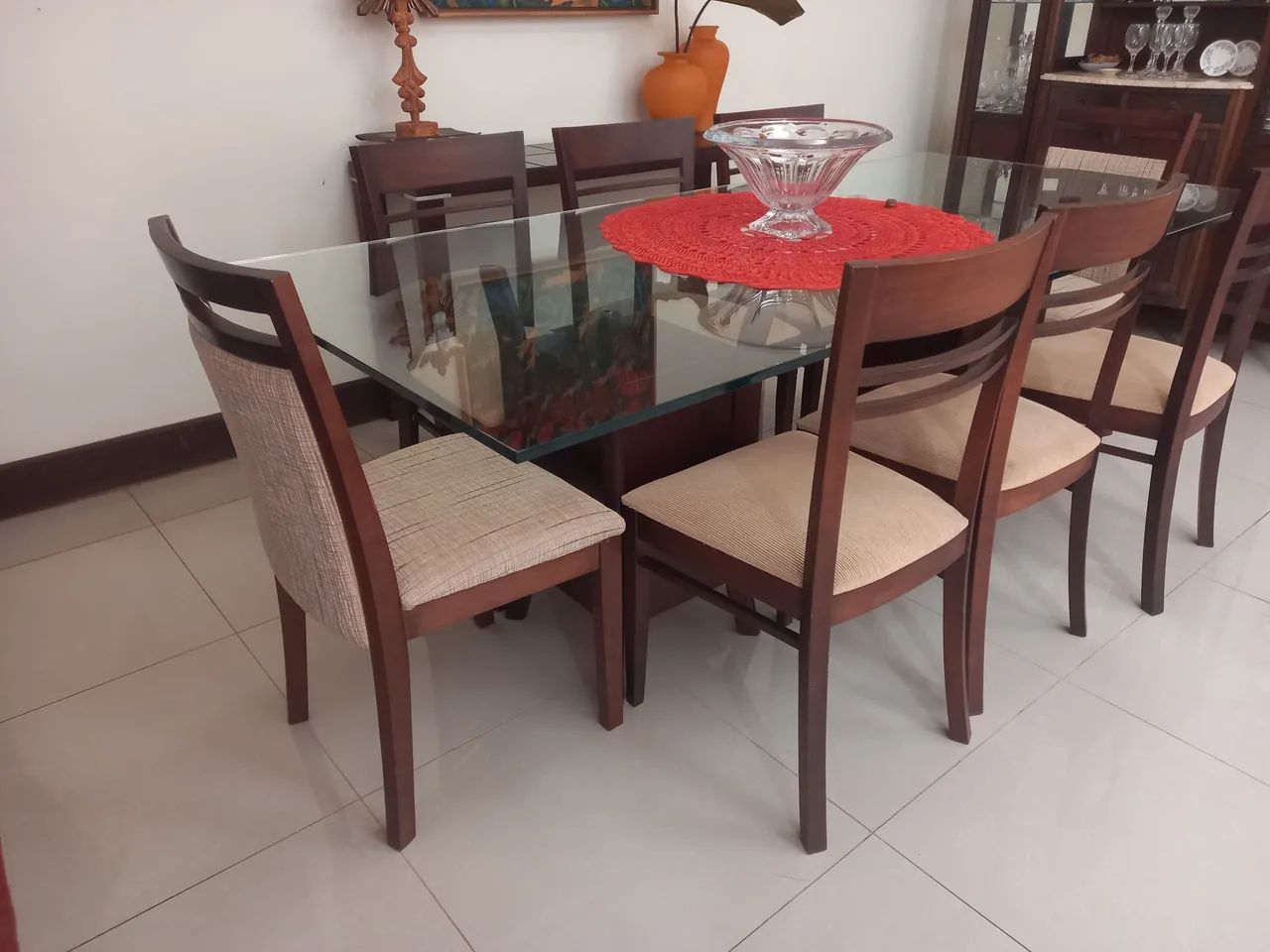 Vendo Mesa de Jantar, 08 Cadeiras e Aparador - Foto 3